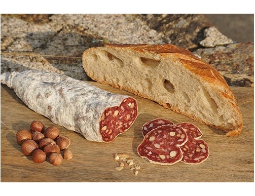 Saucisson aux noisettes